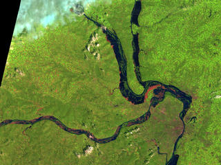 Image of the junction of the Mississippi, Illinois, and Missouri Rivers in August 1993 (near peak of the flooding).