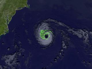 Animation of isosurfaces showing the structure of Erin on September 10, 2001.