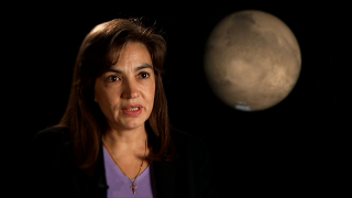 Deputy Project Manager Sandra Cauffman talks about her work on the Mars Atmosphere and Volatile EvolunioN (MAVEN) mission and her career at NASA's Goddard Space Flight Center.  This video is the first of a two-part Spanish-language series.  English transcript available below.   For complete transcript, click  here .