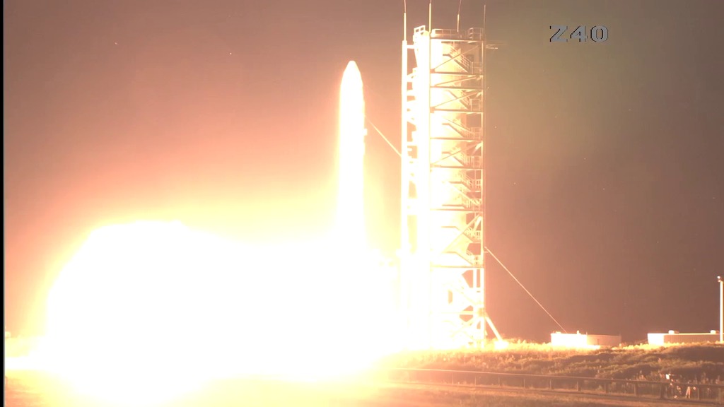 The Minotaur V rocket with LADEE aboard launches.