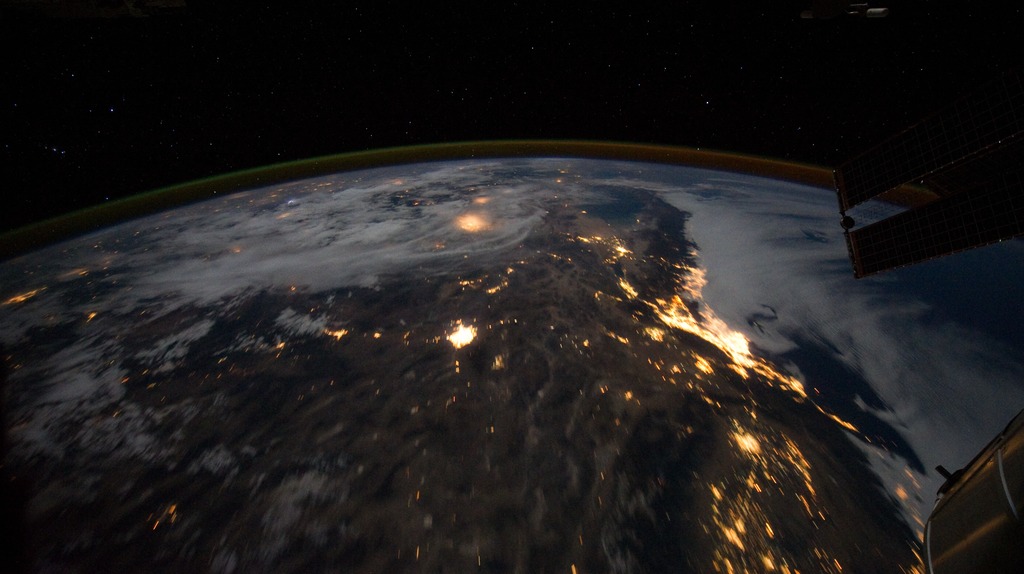 Nighttime time lapse from ISS028