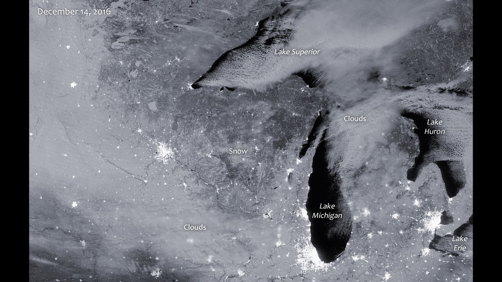snow cover in the Great Lakes region with Night Lights